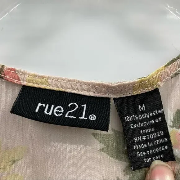 Rue21 Women’s Size Medium Tank Top Pink Floral Print Semi-Sheer Lace Yoke​ - Picture 3 of 4